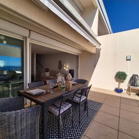 Le Victor, Les Katikias Apartment *