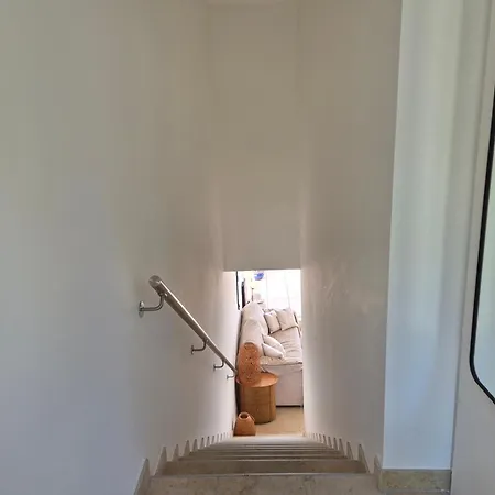 Le Victor, Les Katikias Apartment *